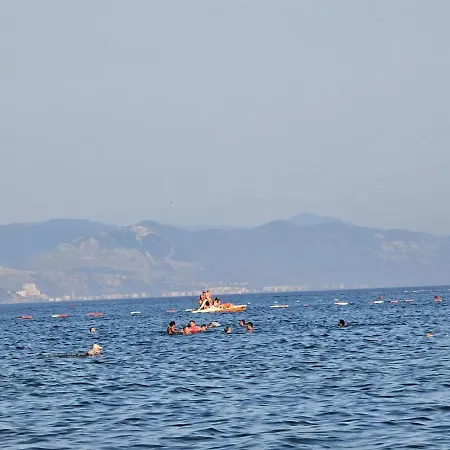 Sokol Penzion Velipojë